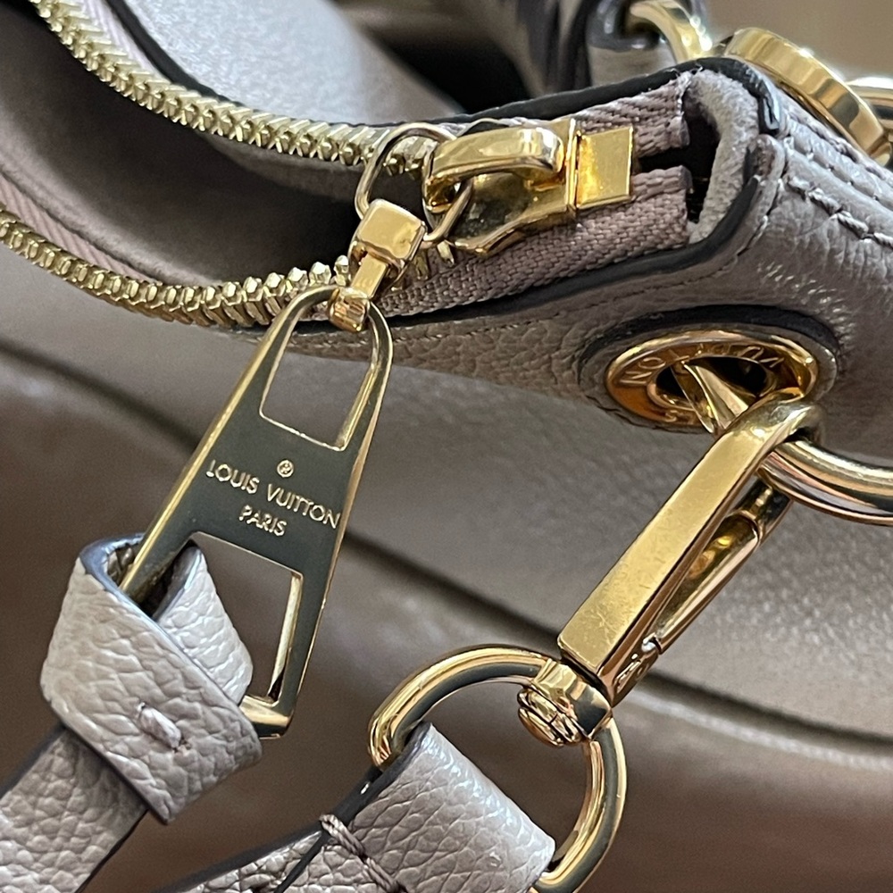 Louis Vuitton Maida Hobo Authentic - Picture 12 of 15